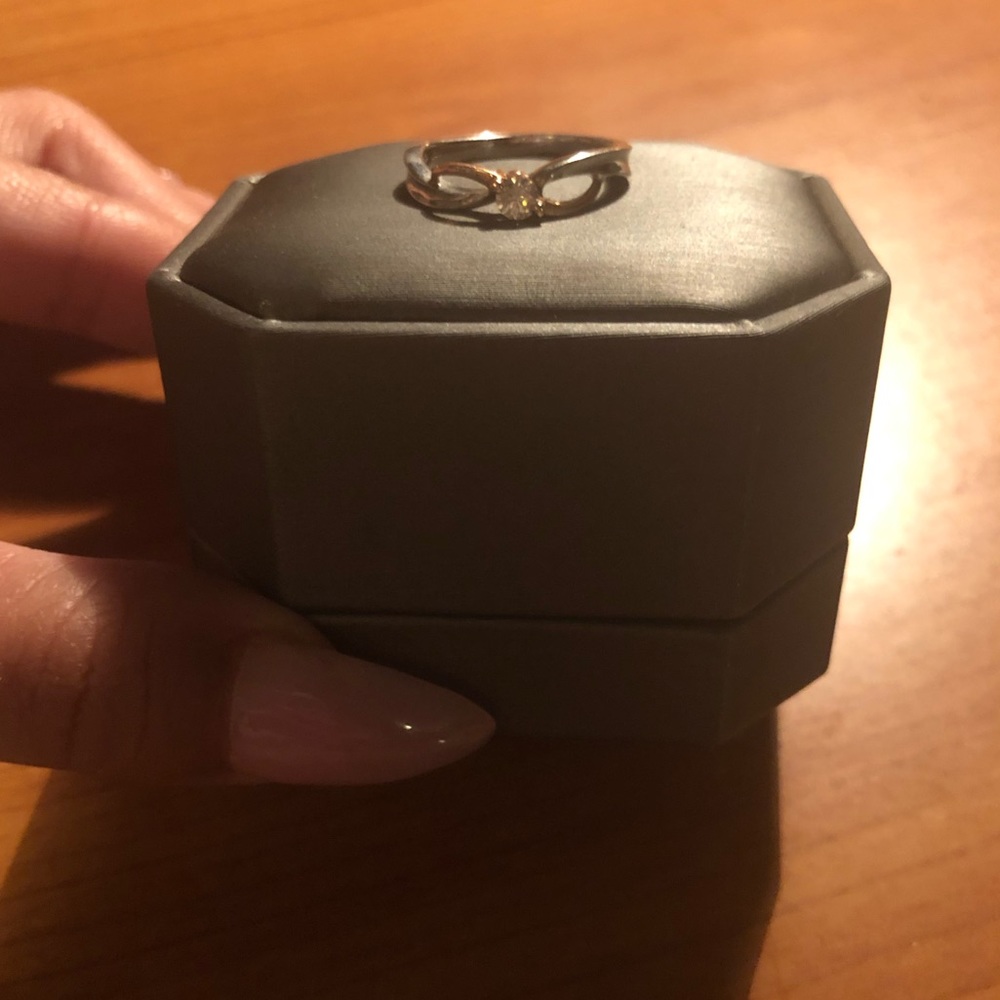 Infinity Diamond Ring - Picture 6 of 7